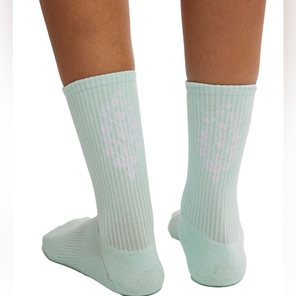 FP Movement Last Lap Crew Length Tube Socks in Pistachio/ White Combo - Picture 1 of 2